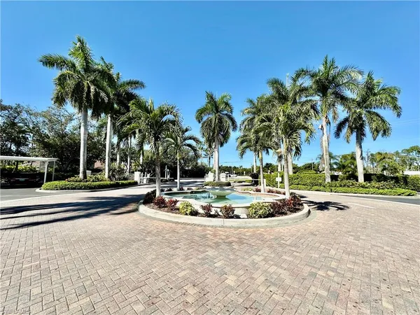 $1,545 | 4700 St Croix Lane, Unit 335, Naples, FL 34109