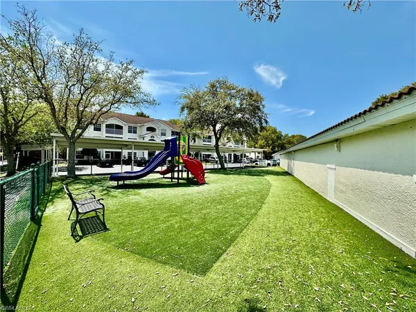 $1,545 | 4700 St Croix Lane, Unit 335, Naples, FL 34109