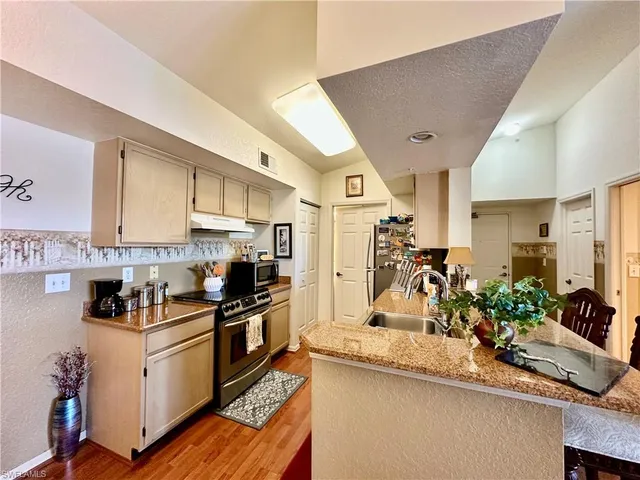 $1,650 | 4700 St Croix Lane, Unit 335, Naples, FL 34109