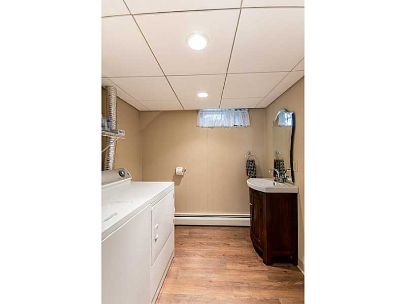 21 Willow Road Smithfield, RI 02828 - Photo 18 of 24 Laundry Room.