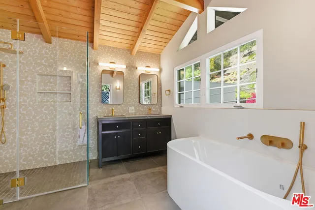 $8,600 | 9820 Yoakum Drive, Beverly Hills, CA 90210