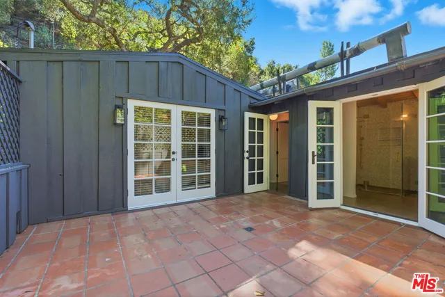 $8,600 | 9820 Yoakum Drive, Beverly Hills, CA 90210