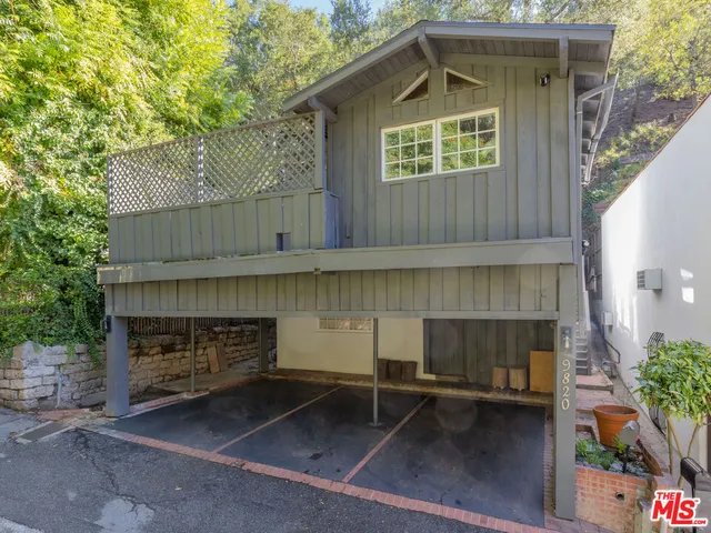 $8,600 | 9820 Yoakum Drive, Beverly Hills, CA 90210