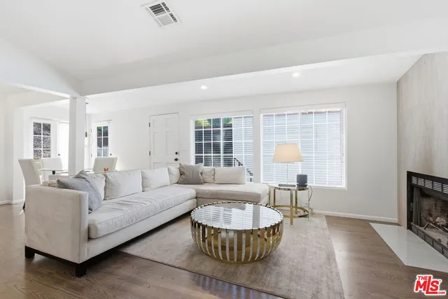 $8,600 | 9820 Yoakum Drive, Beverly Hills, CA 90210