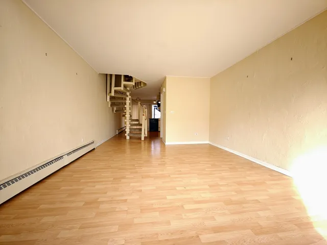 $2,100 | 1296 Washington Street, Unit 1, Des Plaines, IL 60016