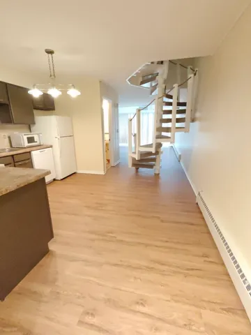 $2,100 | 1296 Washington Street, Unit 1, Des Plaines, IL 60016