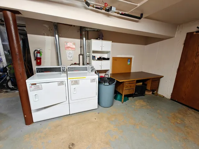 $2,100 | 1296 Washington Street, Unit 1, Des Plaines, IL 60016