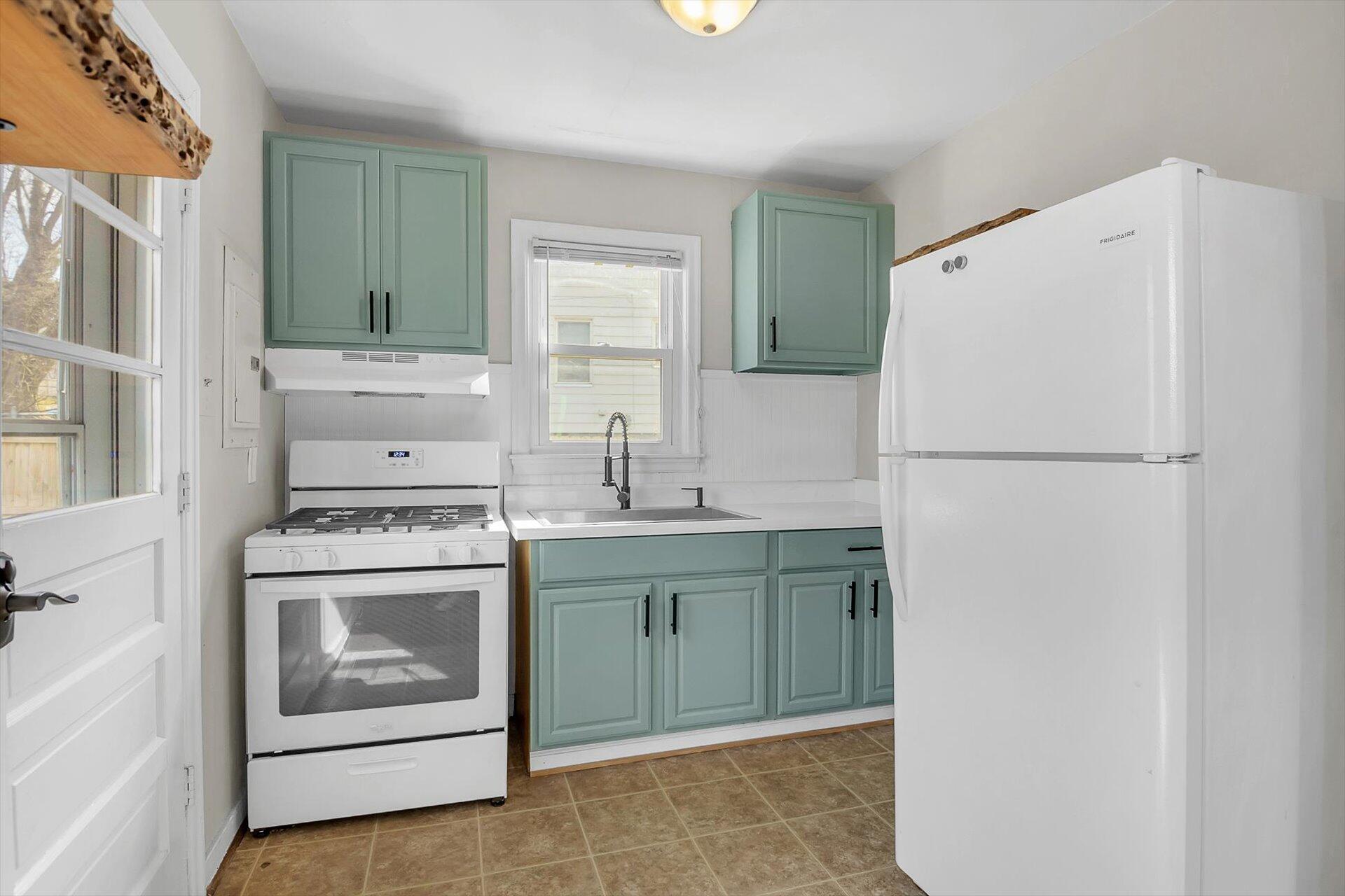 6736 Dudley Ferry Road Fairlawn, VA 24141 - Photo 11 of 24 09-6736_Dudley_Ferry_Rd_09_254
