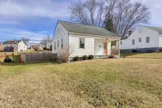 6736 Dudley Ferry Road Fairlawn, VA 24141 - Photo 4 of 24 02-6736_Dudley_Ferry_Rd_02_328