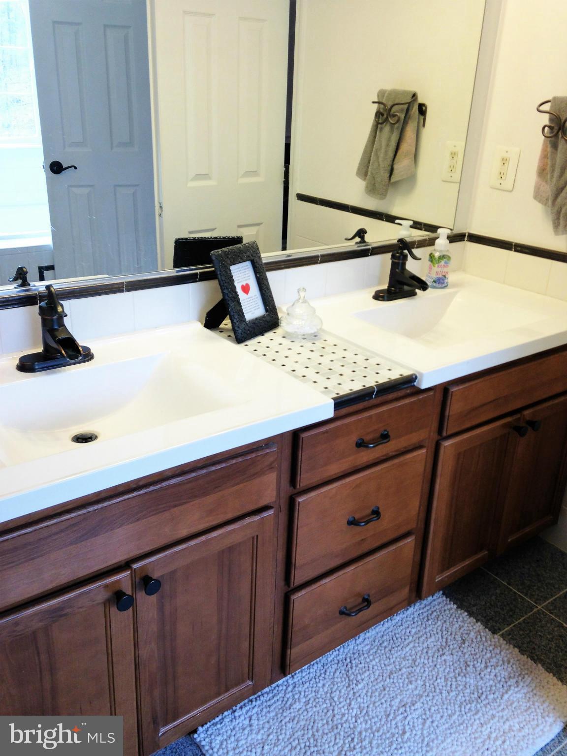 16006 Oakland Road Reva, VA 22735 - Photo 18 of 30 Bath (Master)