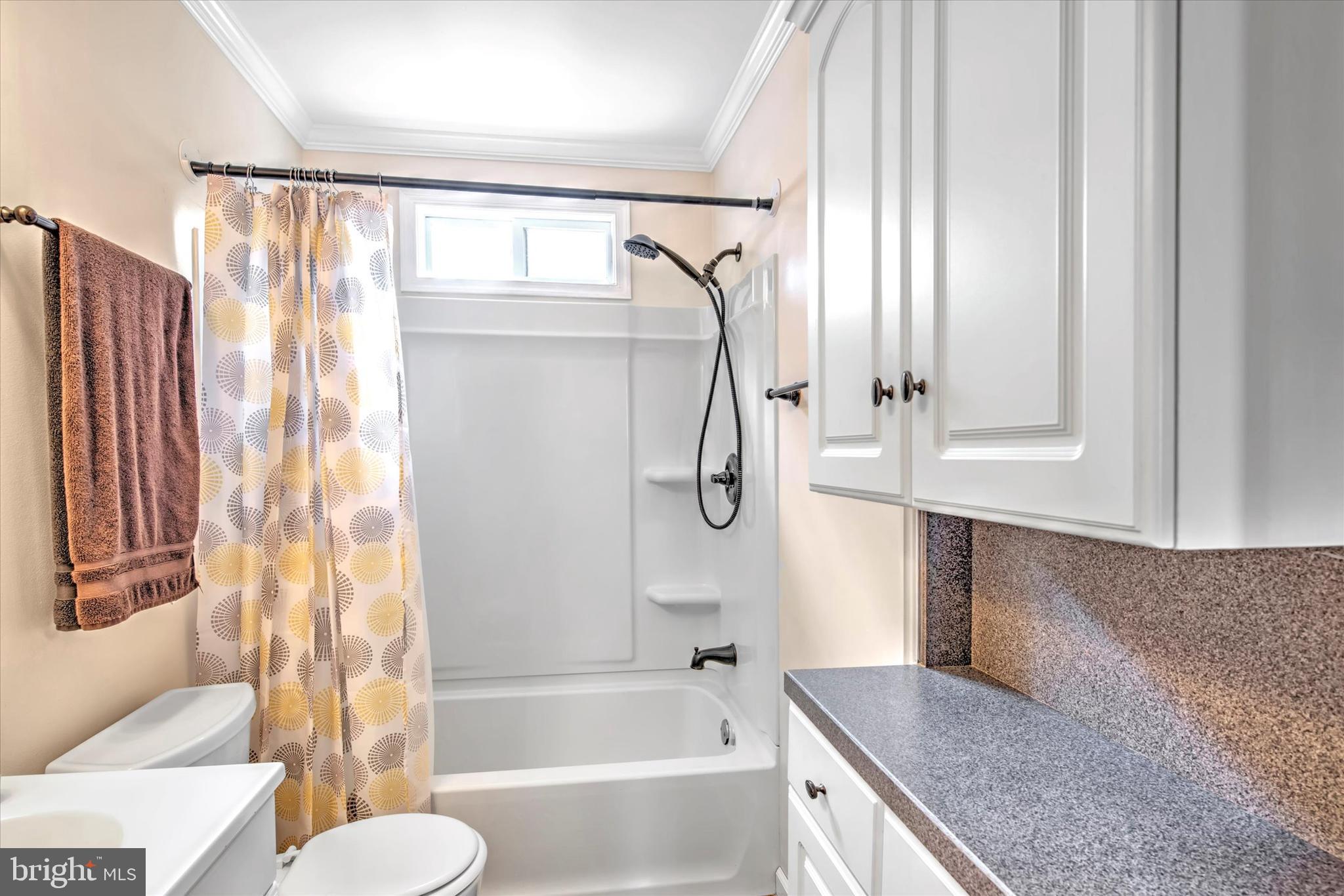 613 Howell Drive Westampton, NJ 08060 - Photo 18 of 31 Upper level bathroom