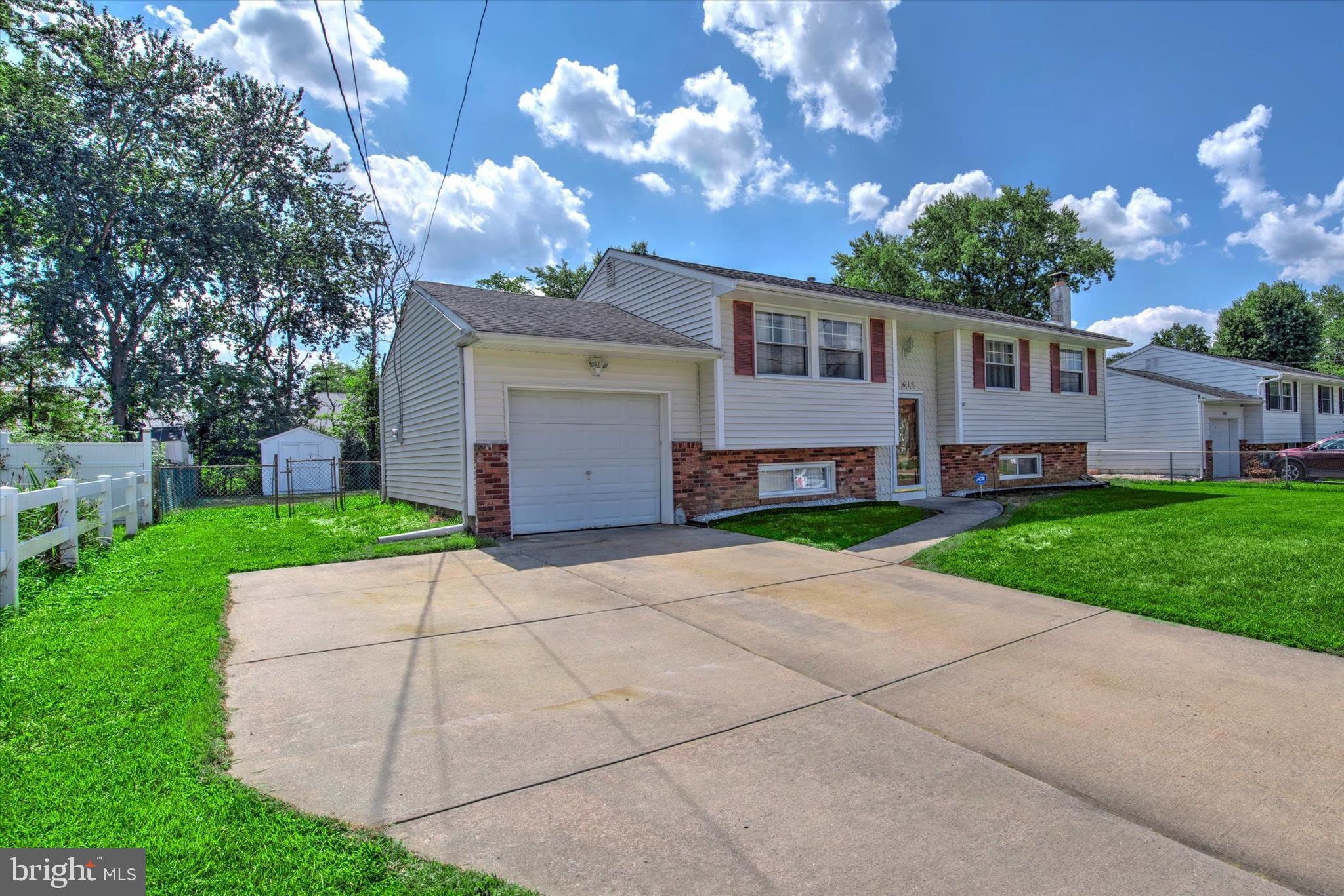 613 Howell Drive Westampton, NJ 08060 - Photo 2 of 31 Exterior front