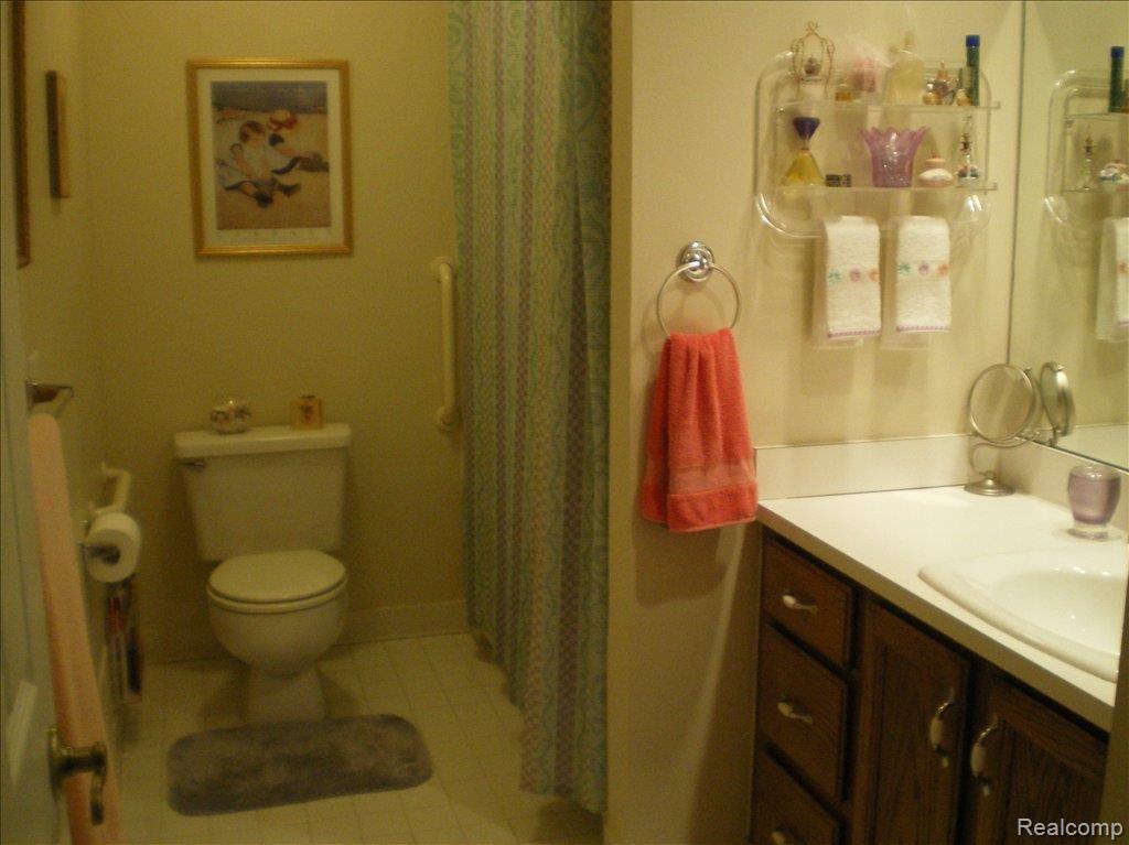 2162 London Bridge Drive, Unit 56 Rochester, MI 48307 - Photo 14 of 23 IMGP0009