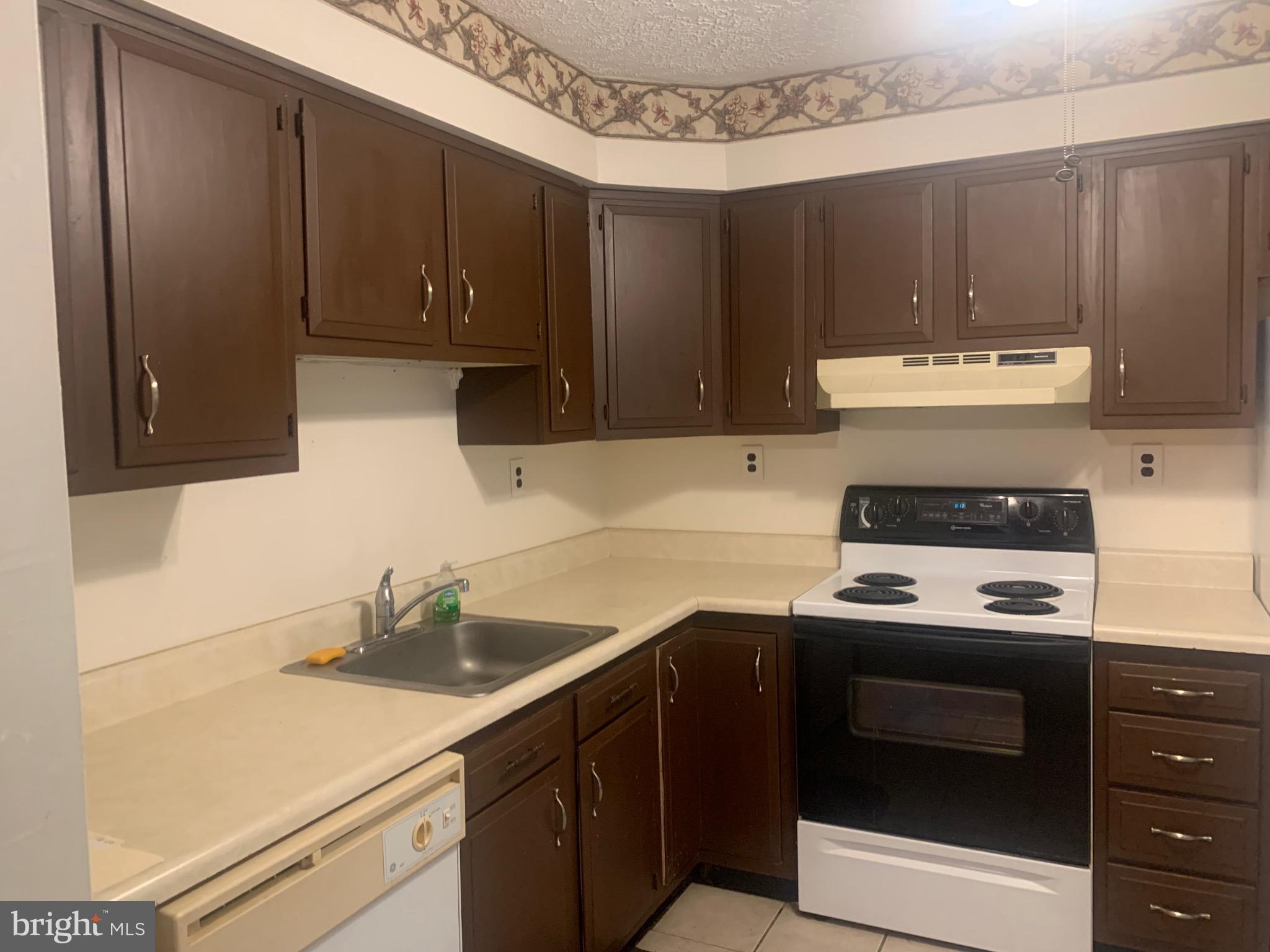 106 Oak Avenue Hammonton, NJ 08037 - Photo 4 of 25