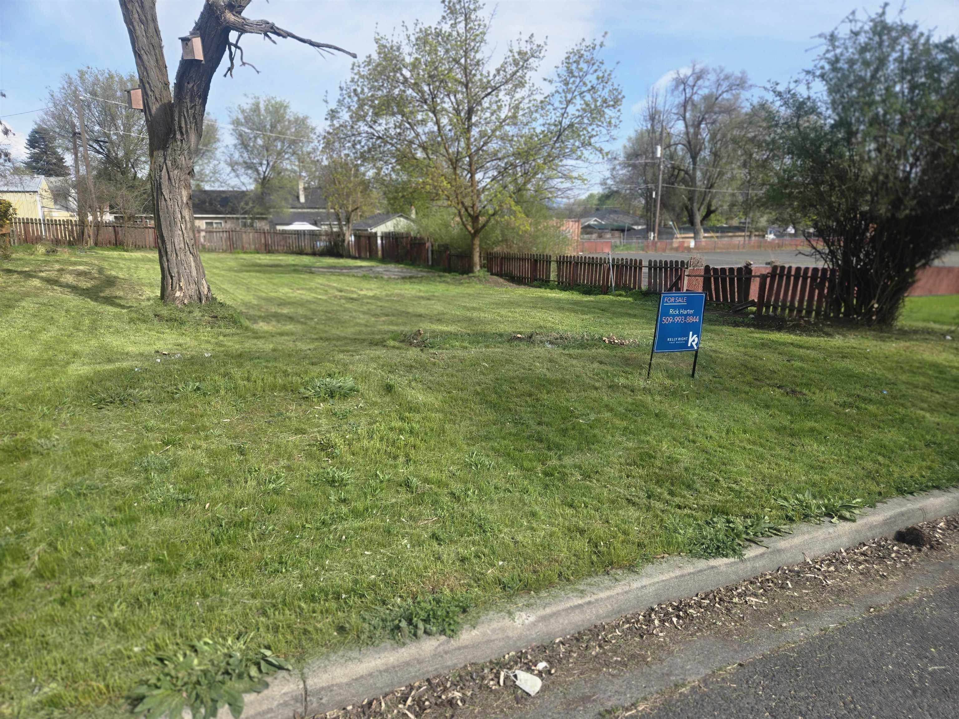 3222 North Nelson Street Spokane, WA 99207 - Photo 2 of 2