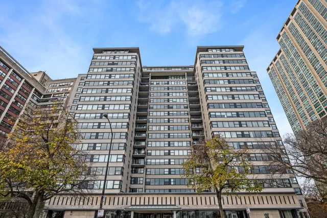 $184,900 | 3430 North Lake Shore Drive, Unit 4K, Chicago, IL 60657