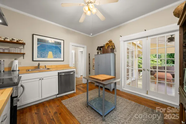 $364,999 | 334 Greenville Street, Saluda, NC 28773