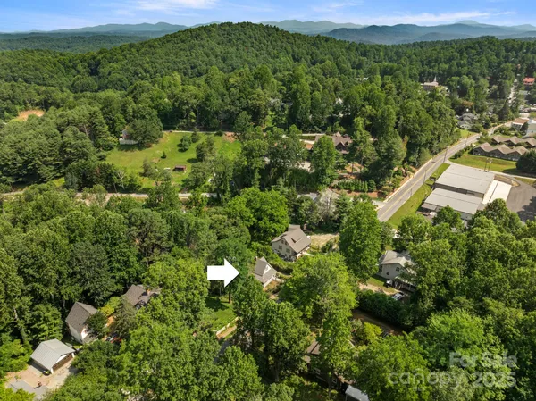 $364,999 | 334 Greenville Street, Saluda, NC 28773