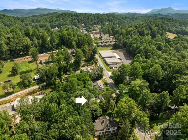 $364,999 | 334 Greenville Street, Saluda, NC 28773