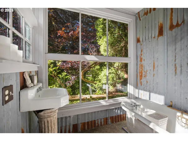 $1,655,000 | 91755 Lewis And Clark Road, Astoria, OR 97103