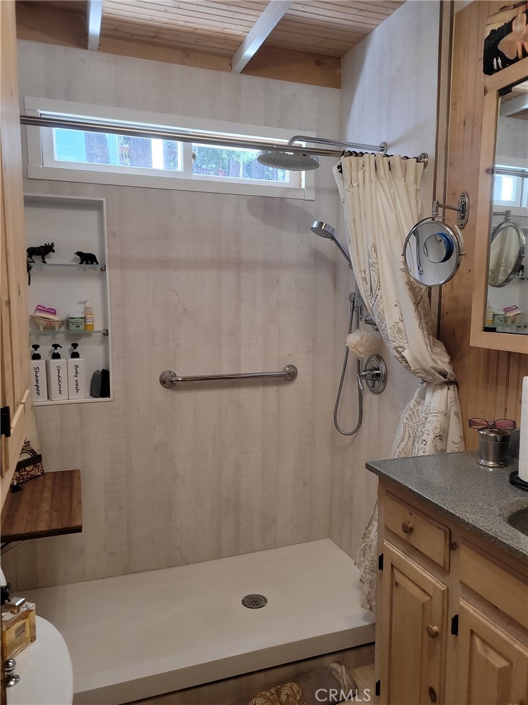 447 Valley Road Crestline, CA 92325 - Photo 26 of 36
