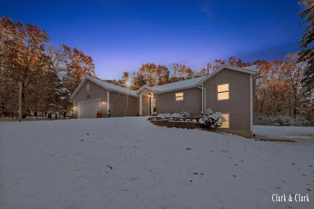 $525,000 | 992 North Washington Street, Lowell, MI 49331