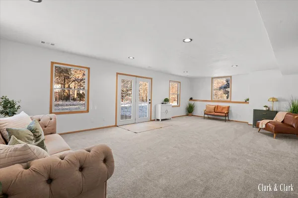 $525,000 | 992 North Washington Street, Lowell, MI 49331