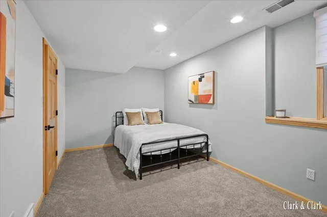 $525,000 | 992 North Washington Street, Lowell, MI 49331