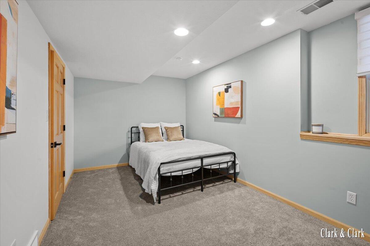 992 North Washington Street Lowell, MI 49331 - Photo 24 of 35 75-DSC_7929