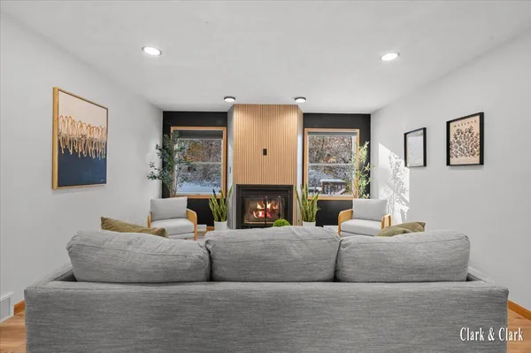 $525,000 | 992 North Washington Street, Lowell, MI 49331