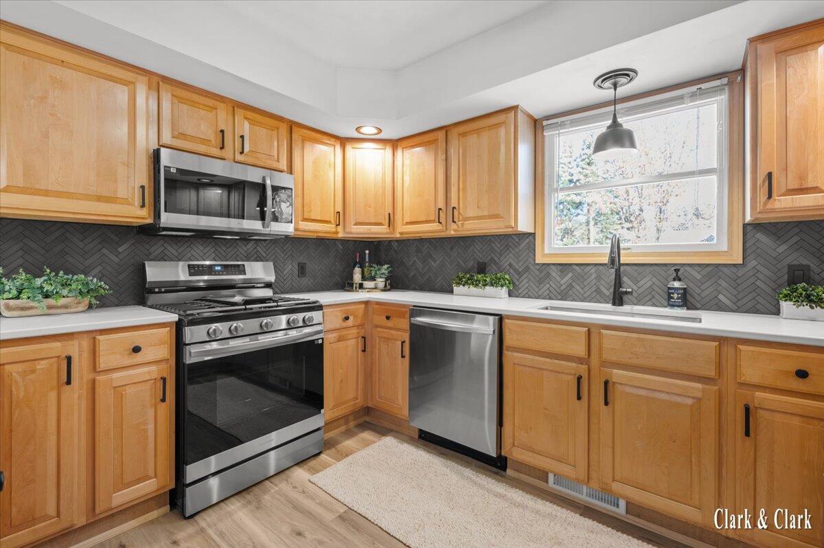 992 North Washington Street Lowell, MI 49331 - Photo 6 of 35 48-DSC_7869