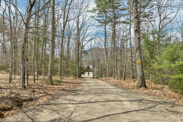 $850,000 | 17 Croto Lane, Albany, NH 03818