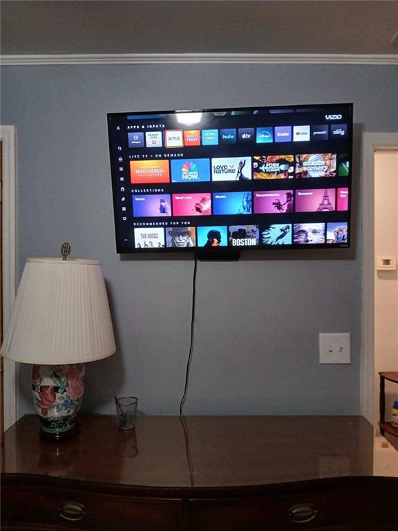 1385 Linkwood Lane Decatur, GA 30033 - Photo 9 of 16 a room with musical instruments