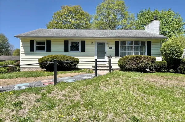 $329,000 | 2 Long Meadow Drive, Staatsburg, NY 12580