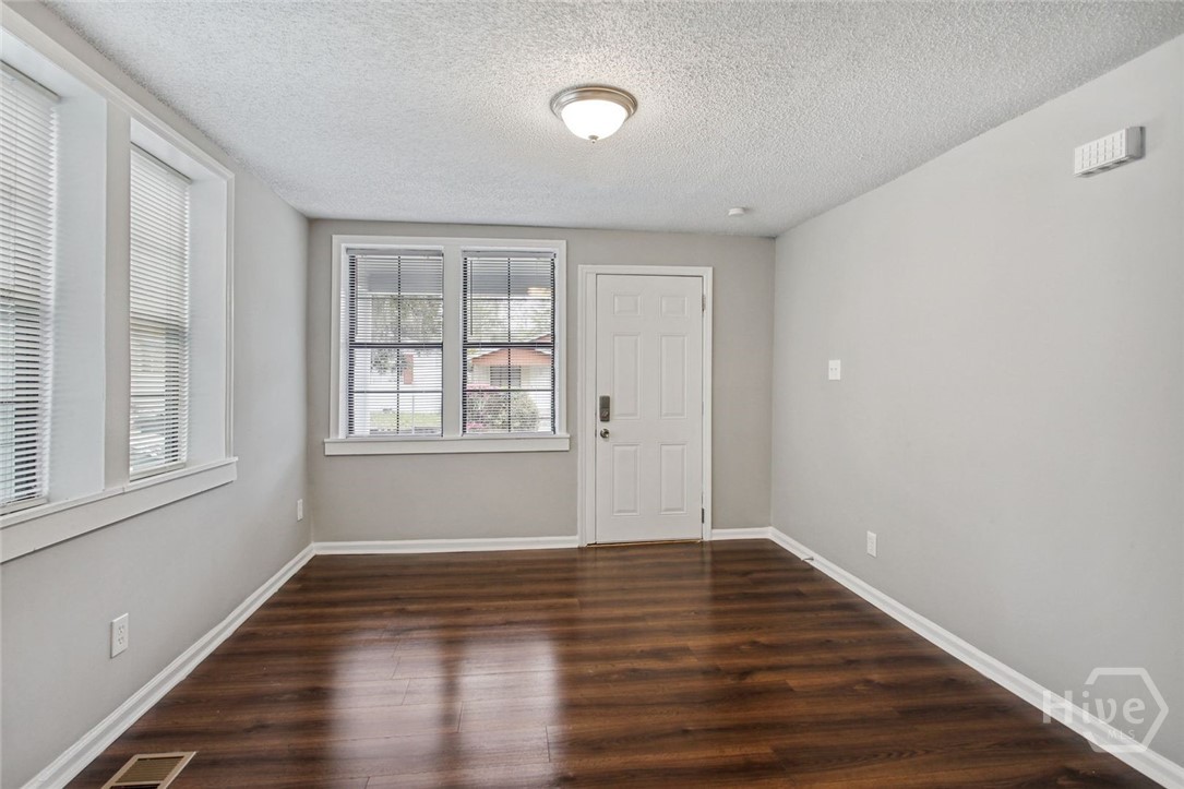 1036 West 38th Street Savannah, GA 31415 - Photo 3 of 21