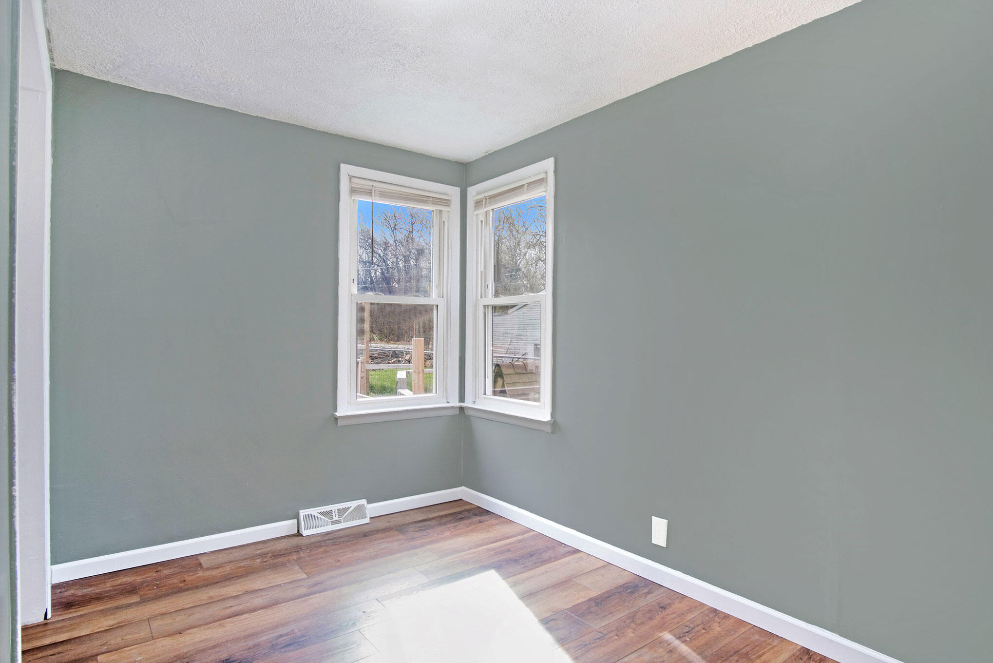 14 North Sheridan Road Muskegon, MI 49442 - Photo 4 of 11 DSC01241