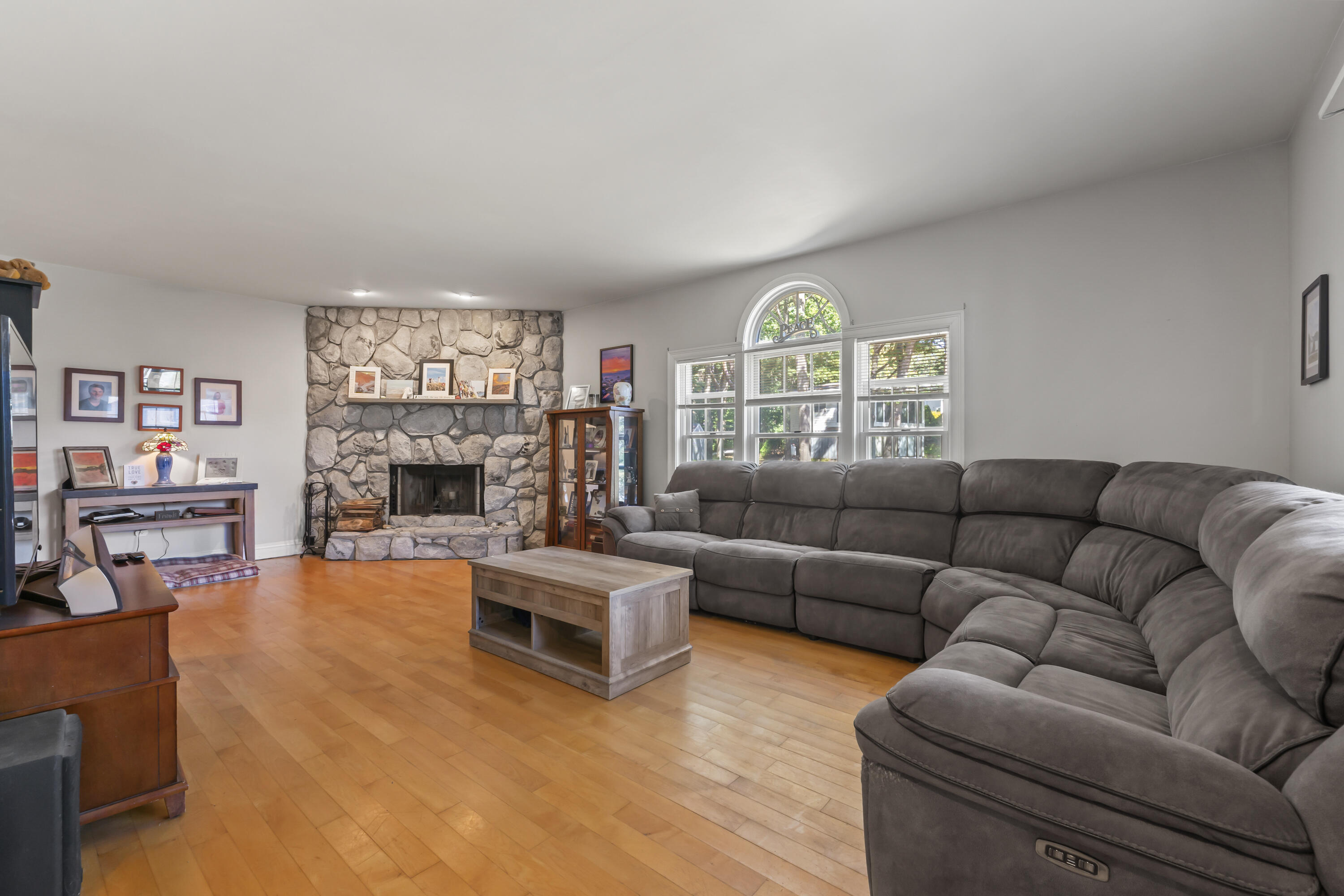 32 Ossipee Road York, ME 03902 - Photo 6 of 71 Living Room