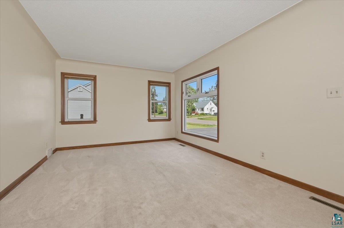 3021 Hutchinson Road Duluth, MN 55811 - Photo 3 of 19