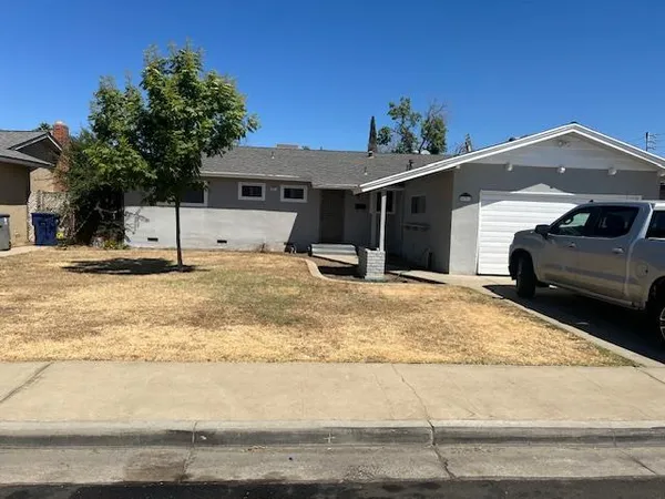 $355,000 | 621 West Pat Drive, Clovis, CA 93612