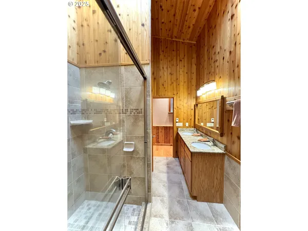 $2,600,000 | 94330 Schreiber Drive, Gold Beach, OR 97444