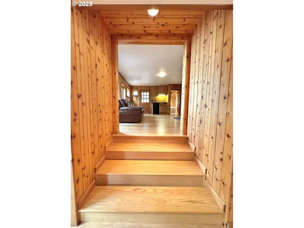 $2,600,000 | 94330 Schreiber Drive, Gold Beach, OR 97444