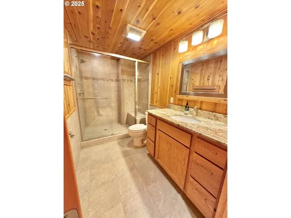 $2,600,000 | 94330 Schreiber Drive, Gold Beach, OR 97444