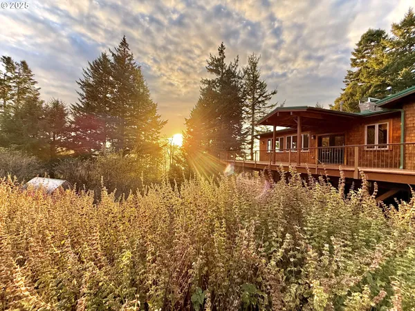 $2,600,000 | 94330 Schreiber Drive, Gold Beach, OR 97444