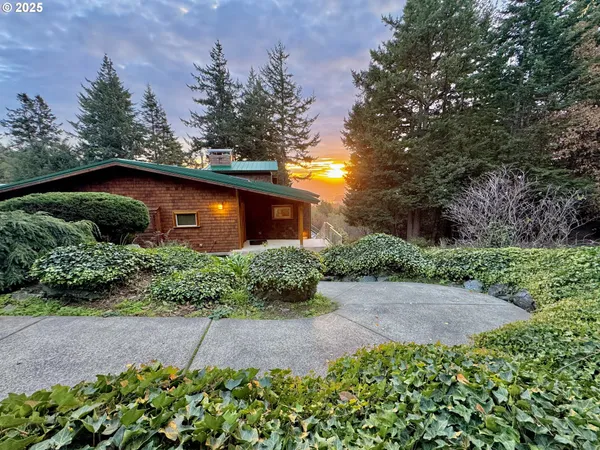 $2,600,000 | 94330 Schreiber Drive, Gold Beach, OR 97444