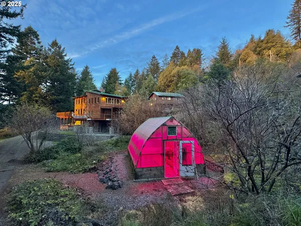 $2,600,000 | 94330 Schreiber Drive, Gold Beach, OR 97444