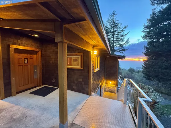 $2,600,000 | 94330 Schreiber Drive, Gold Beach, OR 97444