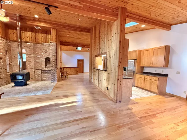 $2,600,000 | 94330 Schreiber Drive, Gold Beach, OR 97444