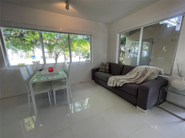 $2,200 | 801 15th Street, Unit 101, Miami Beach, FL 33139