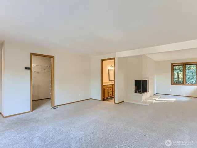 $4,700 | 3810 110th Place Northeast, Bellevue, WA 98004