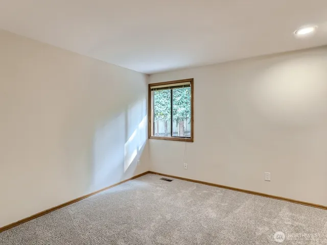 $4,700 | 3810 110th Place Northeast, Bellevue, WA 98004